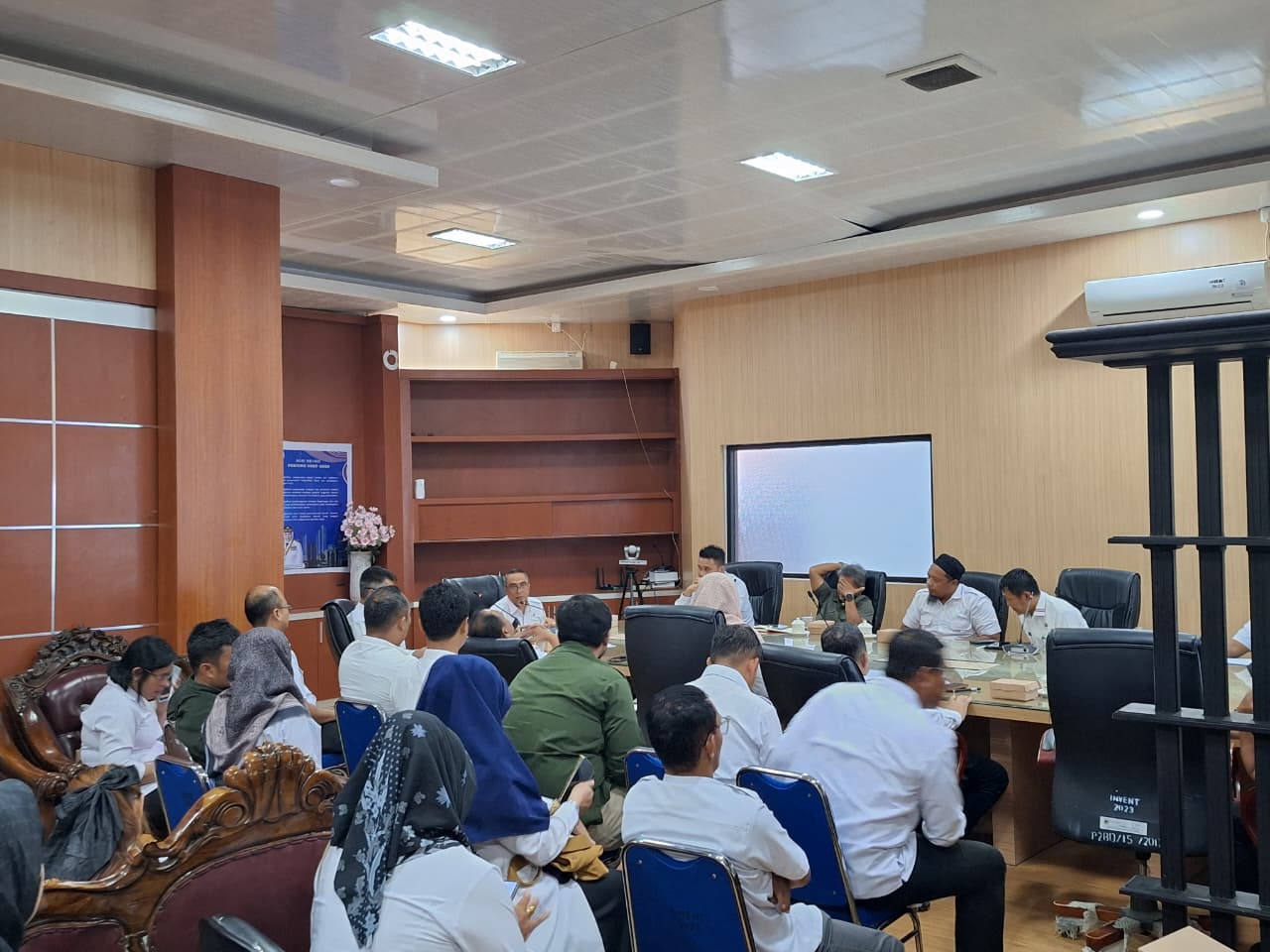 RAPAT PEMBAHASAN PERSIAPAN PEMBANGUNAN INFRASTRUKTUR PARALAYANG SALENA KOTA PALU
