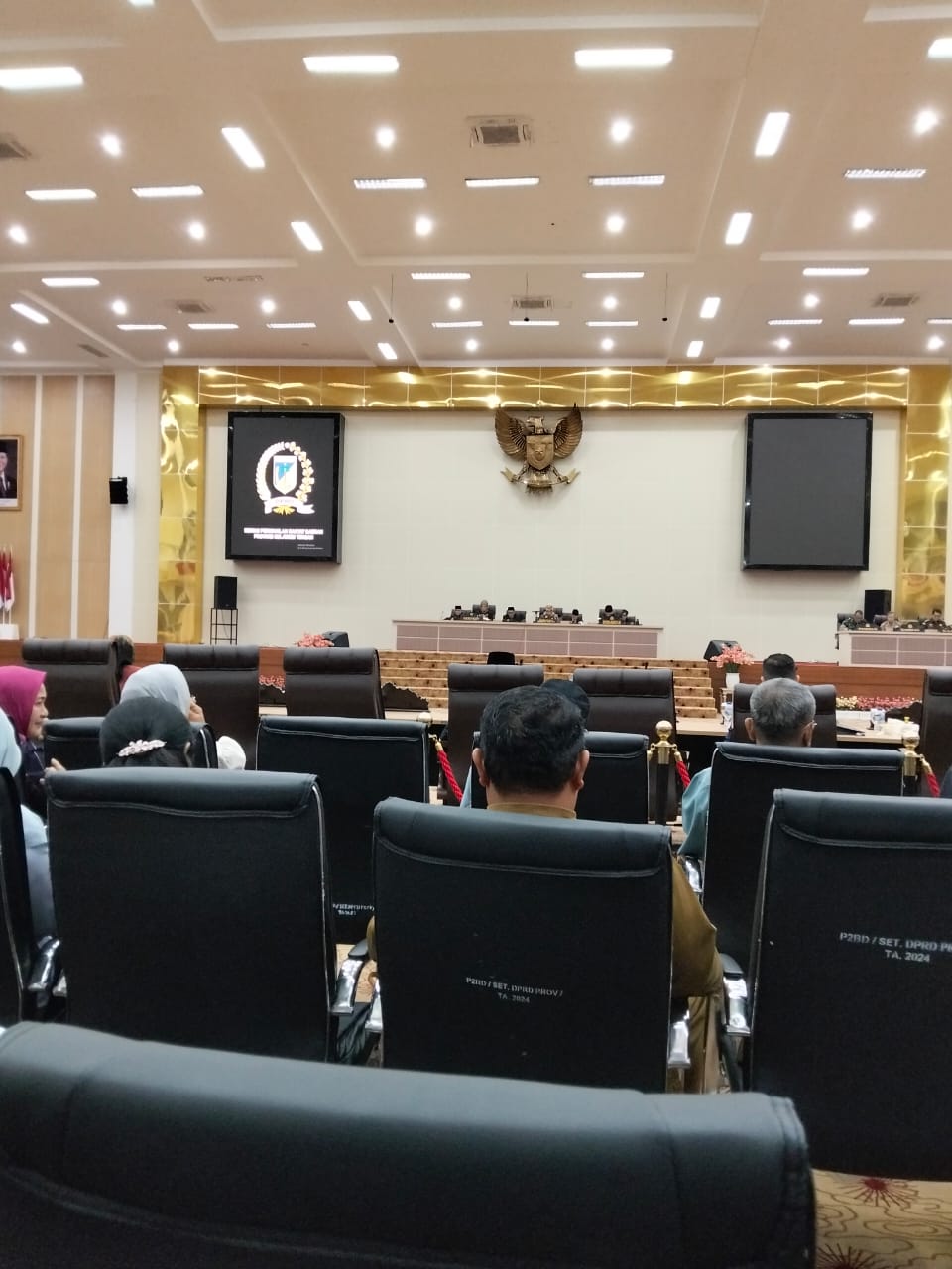 DINAS PERHUBUNGAN MENGHADIRI RAPAT PARIPURNA DPRD PROVINSI SULAWESI TENGAH 