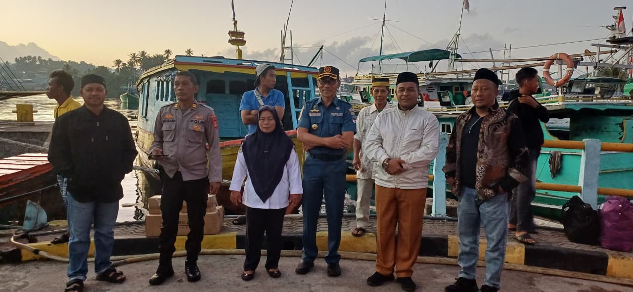 UPT PELABUHAN PENYEBERANGAN TINAKIN MENGHADIRI PENJEMPUTAN JEMAAH HAJI ASAL BANGGAI LAUT