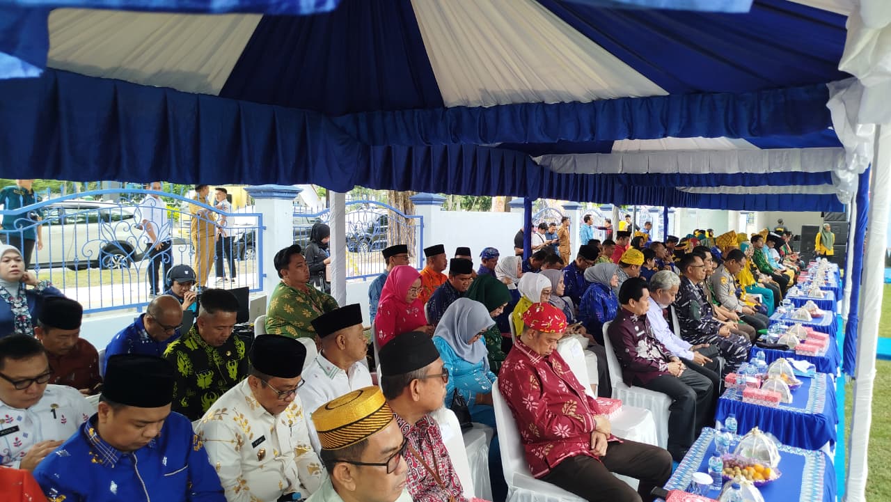 KEPALA DINAS PERHUBUNGAN PROV. SULTENG HADIRI UPACARA HARI KELUARGA NASIONAL KE-33