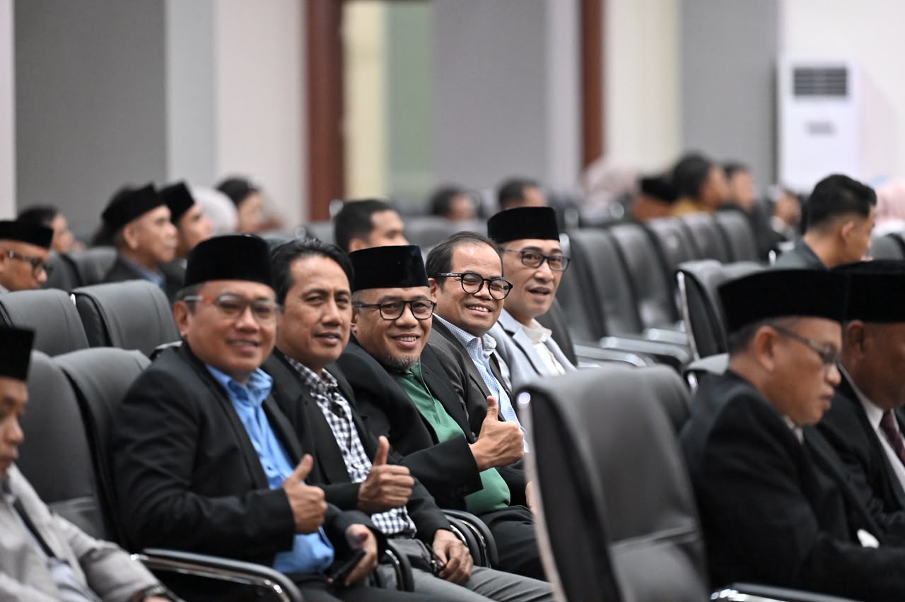 KADISHUB SULTENG MENGHADIRI RAPAT PARIPURNA PEMBAHASAN/PENETAPAN RAPERDA PERTANGGUNGAJWABAN PELAKSANAAN APBD TA 2025