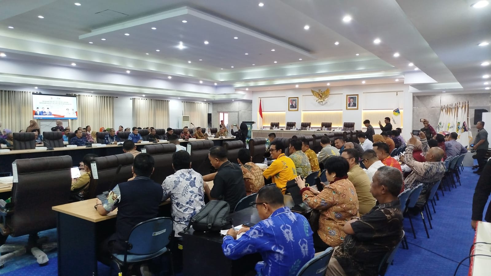 KUNJUNGAN KERJA WAKIL MENTERI DALAM NEGRI, WAKIL MENTERI KESEHATAN DAN WAKIL MENTERI PENDIDIKAN RI DALAM RANGKA PENEMUAN KASUS TB YANG TERINTEGRITAS