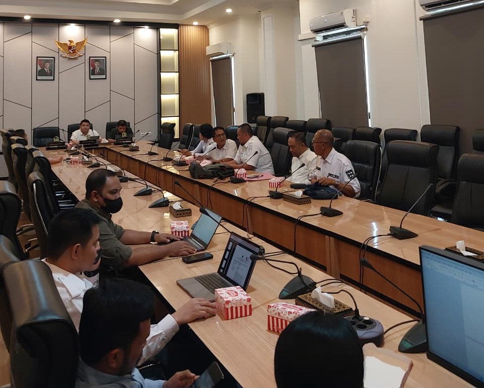 RAPAT PEMBAHASAN PENANGANAN POLUSI DEBU DAN KONFLIK SOSIAL DI DESA MATARAPE KAB. MOROWALI